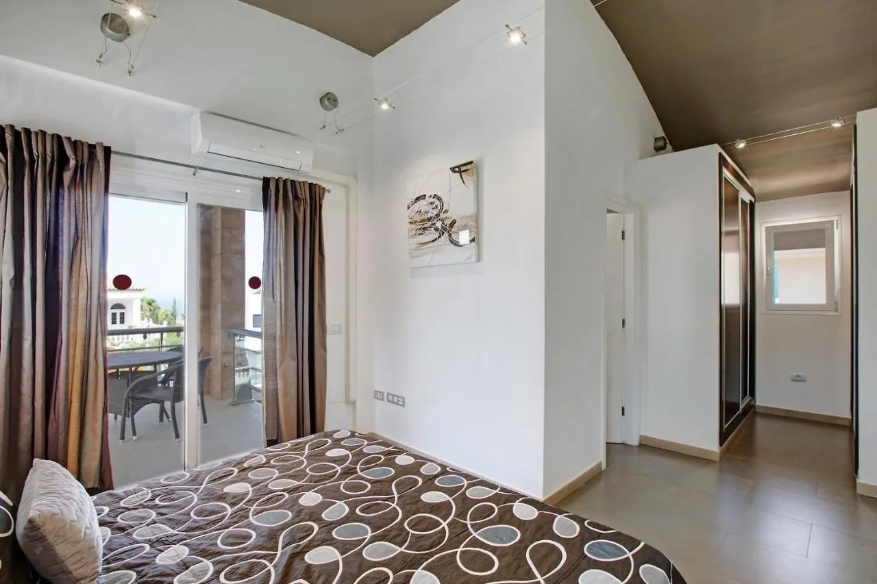 Villa Sol Costa Adeje 0*,  İspanya